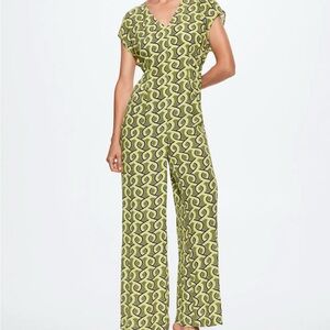 Stylish Green Mango Patterned Pleated Jumpsuit